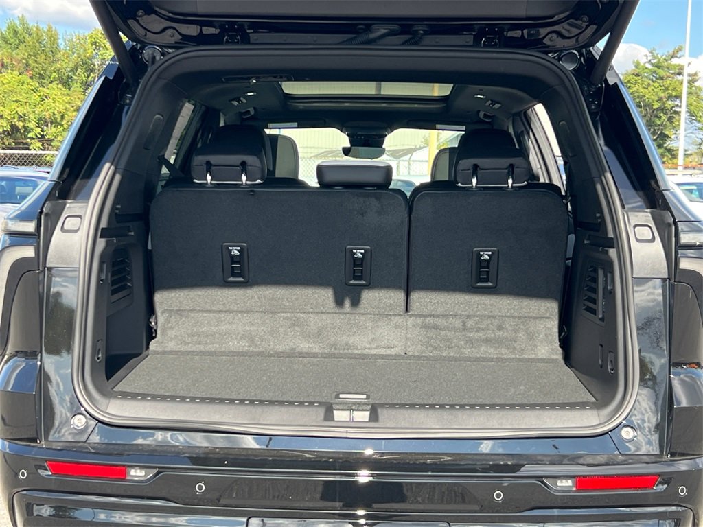 New 2026 Chevrolet Traverse High Country image 12