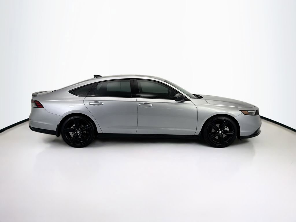 Used 2023 Honda Accord Sport image 4