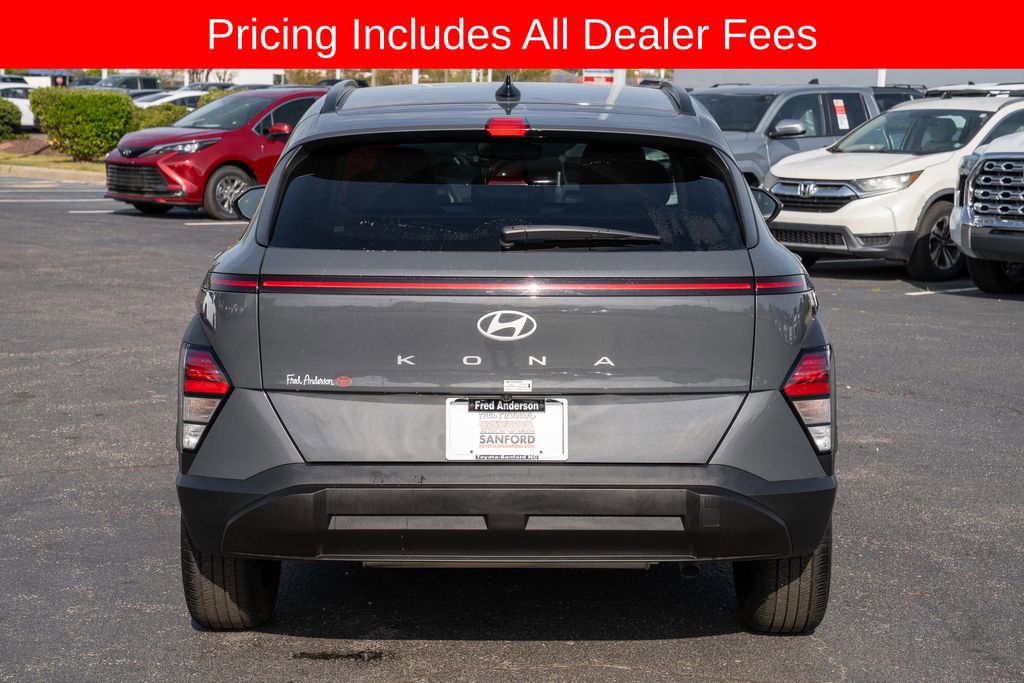 Used 2025 Hyundai Kona SEL FWD image 4