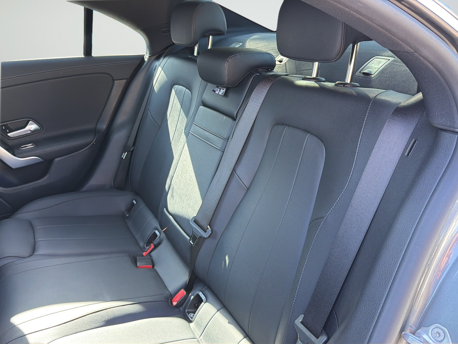 Used 2022 Mercedes-Benz CLA 250 image 36