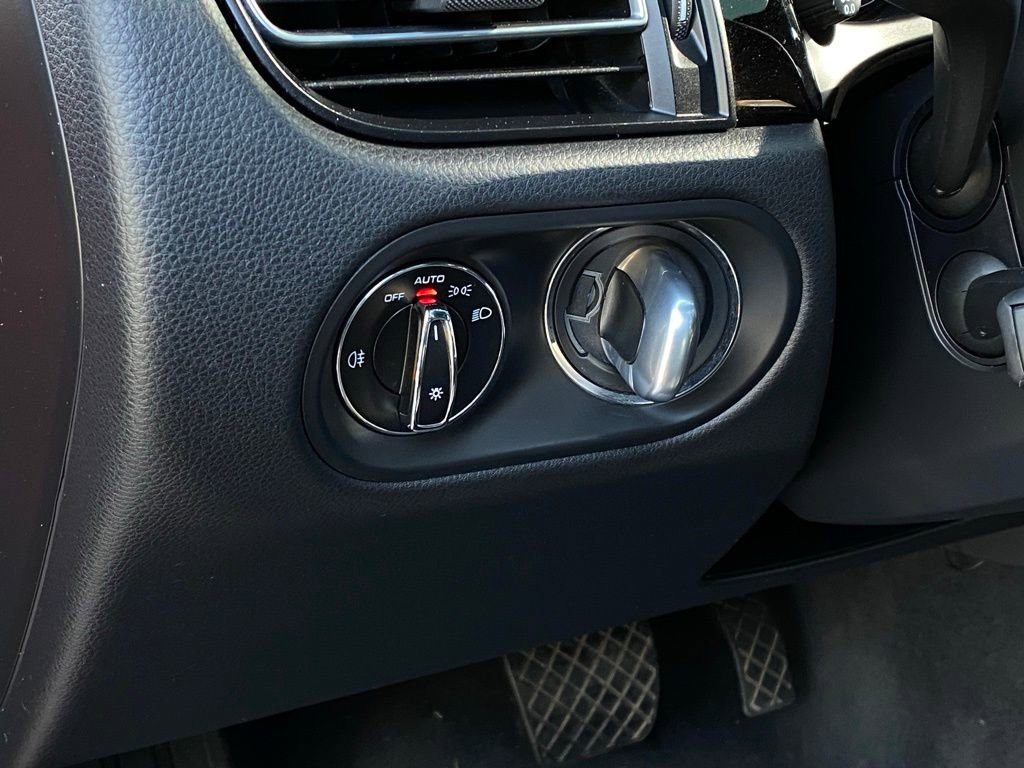 Used 2022 Porsche Macan AWD/4WD image 12