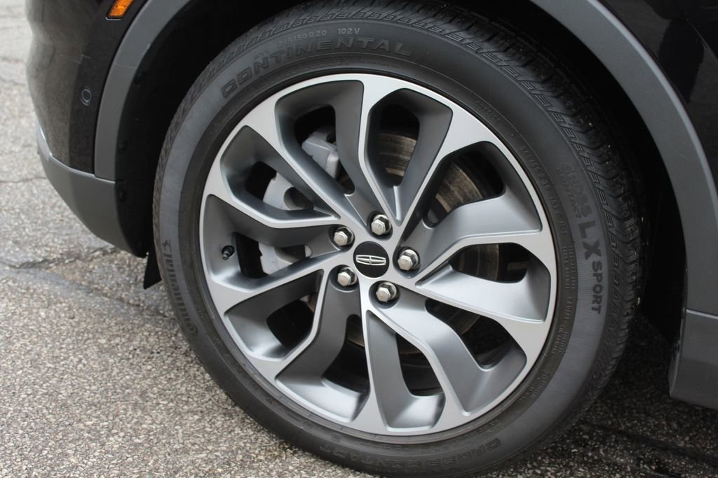 Used 2023 Lincoln Nautilus Reserve FWD image 9