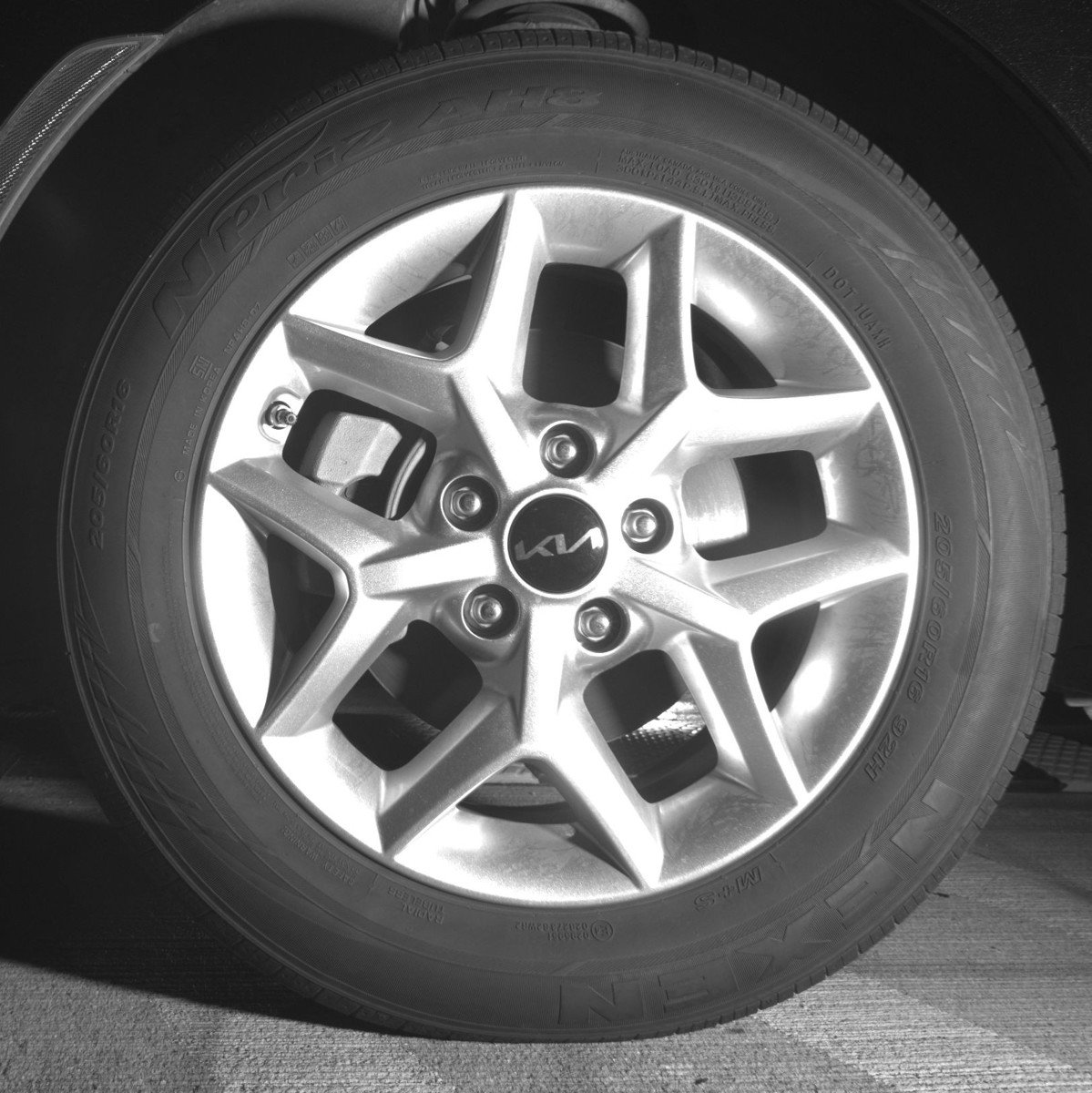 Used 2025 Kia Soul LX w/ LX Technology Package FWD image 12