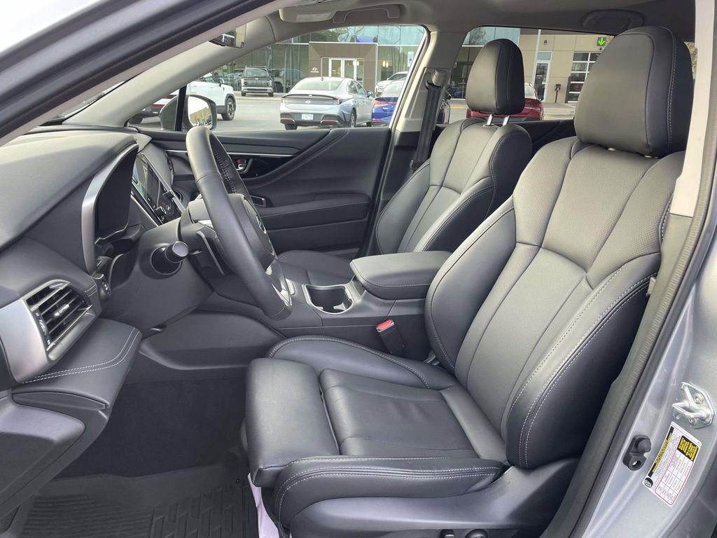 Certified 2025 Subaru Outback Limited AWD/4WD image 8