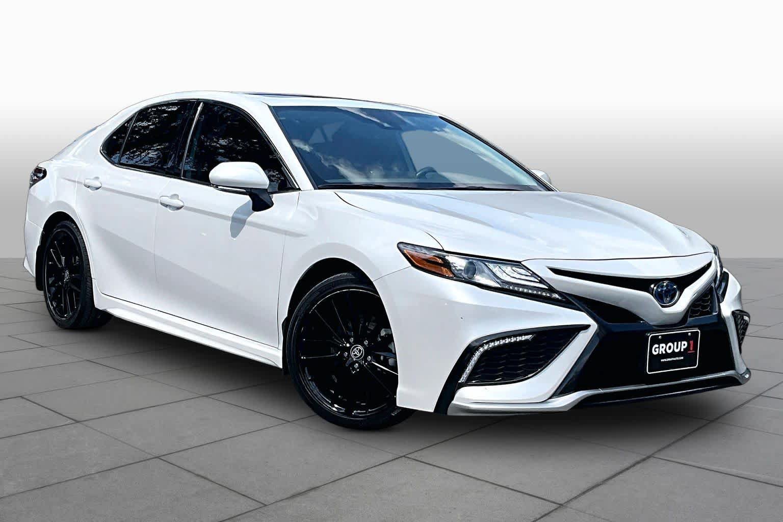 Used 2024 Toyota Camry XSE w/ Cold Weather Package FWD image 3