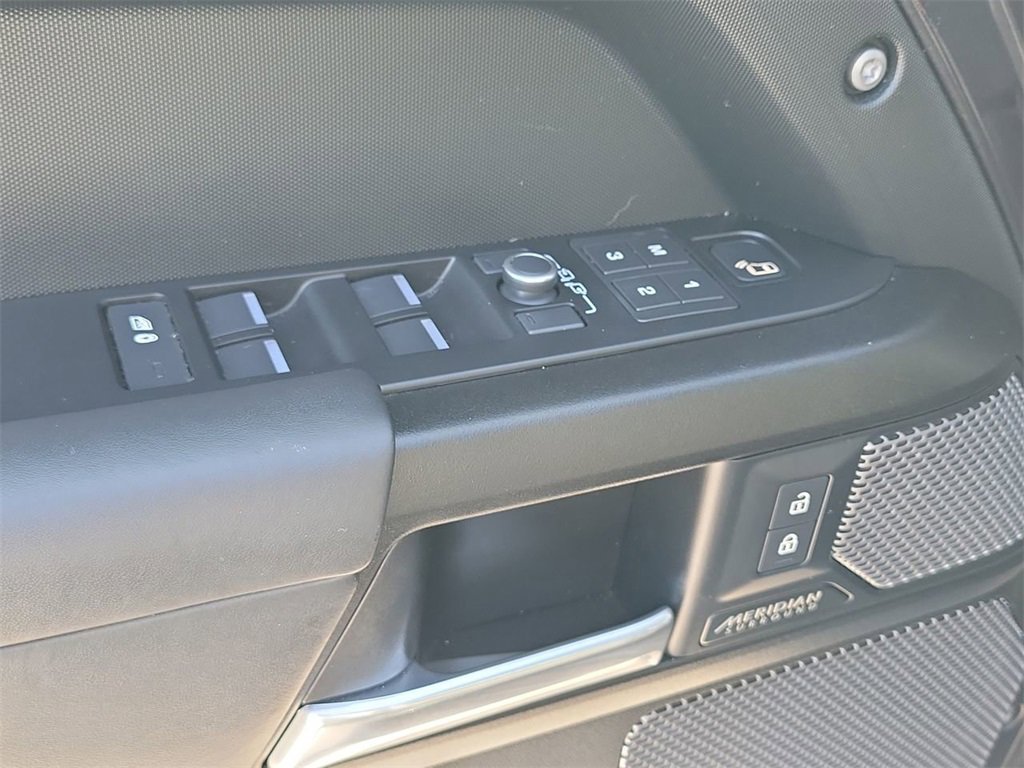 Certified 2023 Land Rover Defender 110 V8 image 23