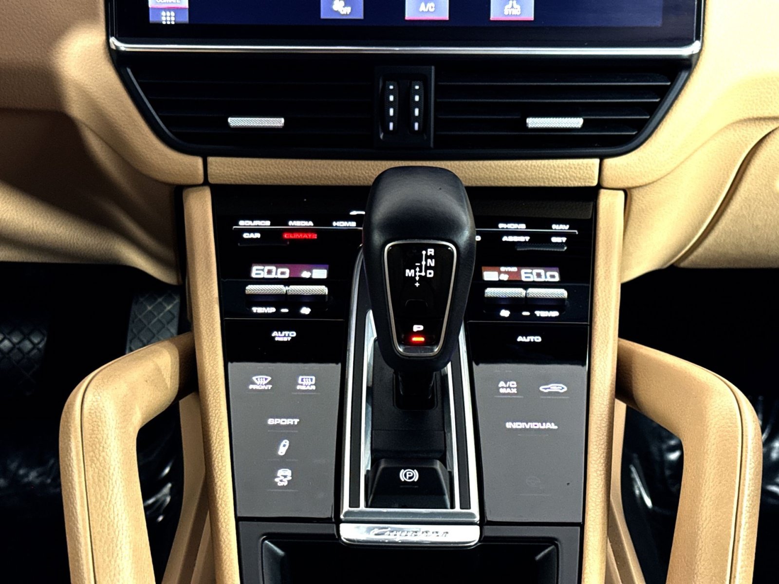 Used 2020 Porsche Cayenne AWD/4WD image 22