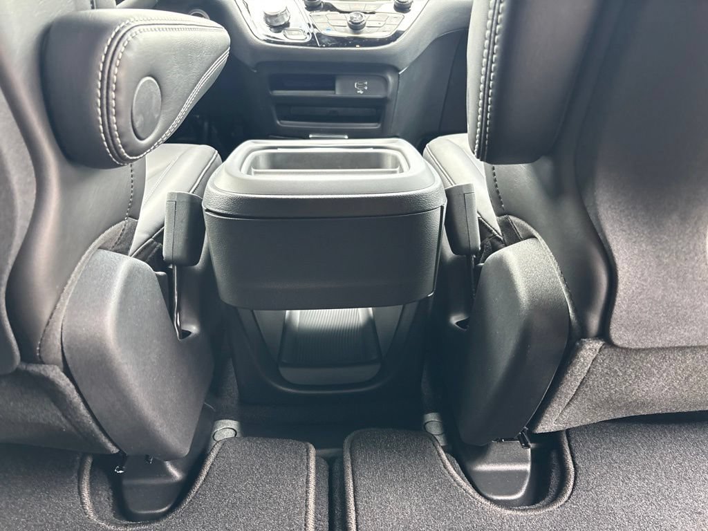 New 2027 Chrysler Pacifica Select FWD image 44