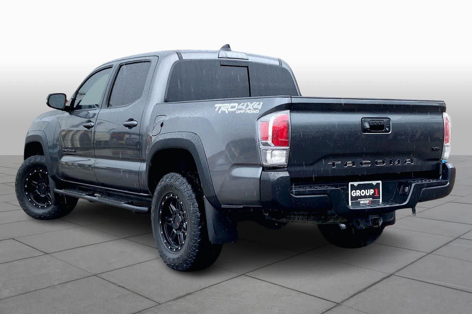 Used 2022 Toyota Tacoma TRD Off-Road AWD/4WD image 11