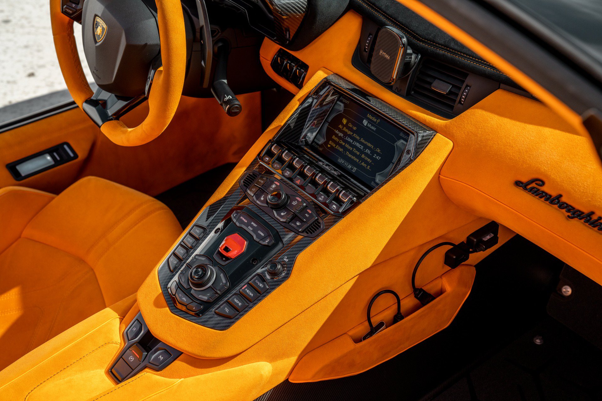Used 2020 Lamborghini Aventador SVJ AWD/4WD image 14