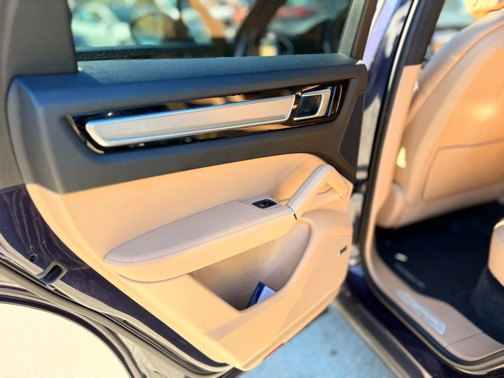 Used 2019 Porsche Cayenne image 33