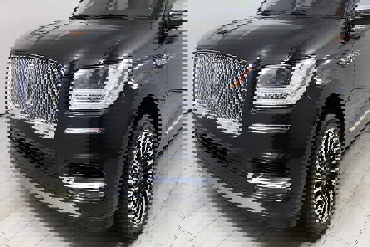 Used 2020 Lincoln Navigator L Black Label w/ Cargo Convenience Package image 52