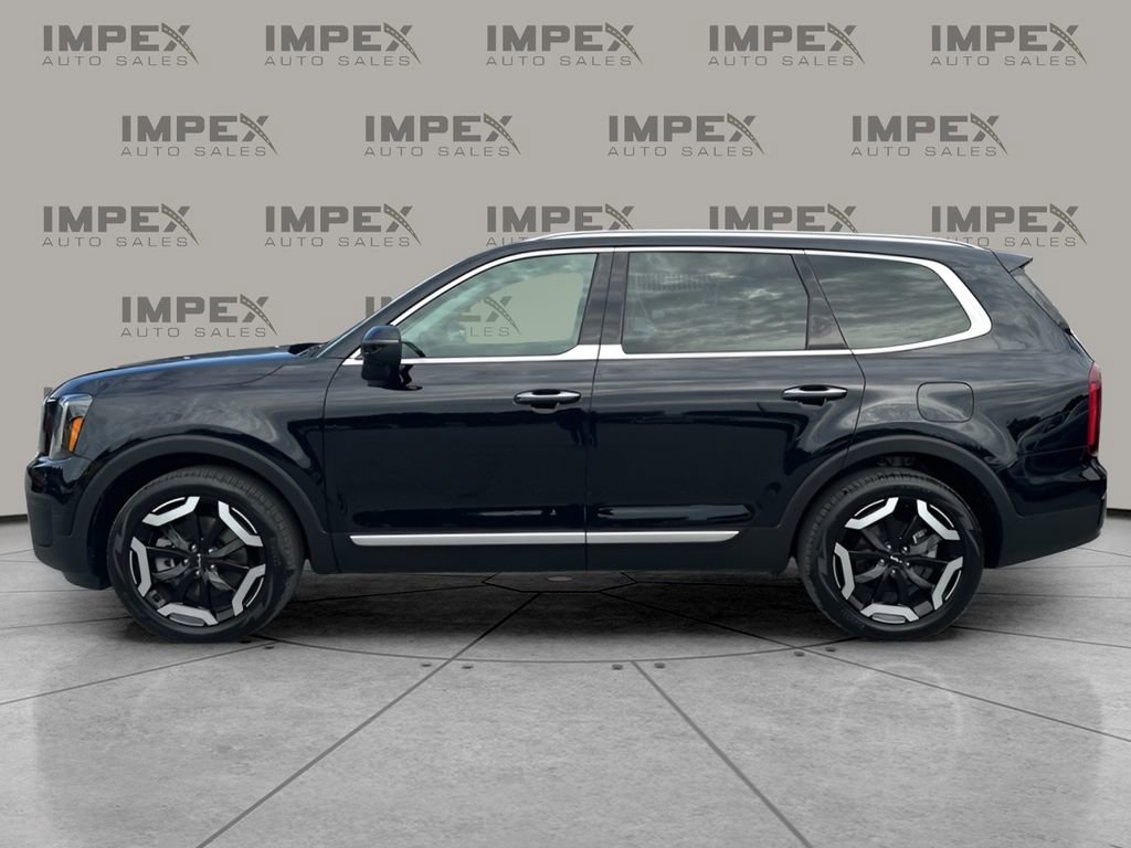 Used 2025 Kia Telluride S image 2
