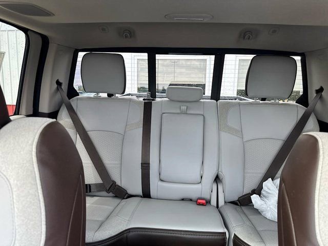 Used 2025 RAM 3500 Laramie image 30