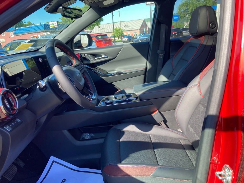 New 2026 Chevrolet Equinox RS w/ Safety and Technology Package AWD/4WD image 3