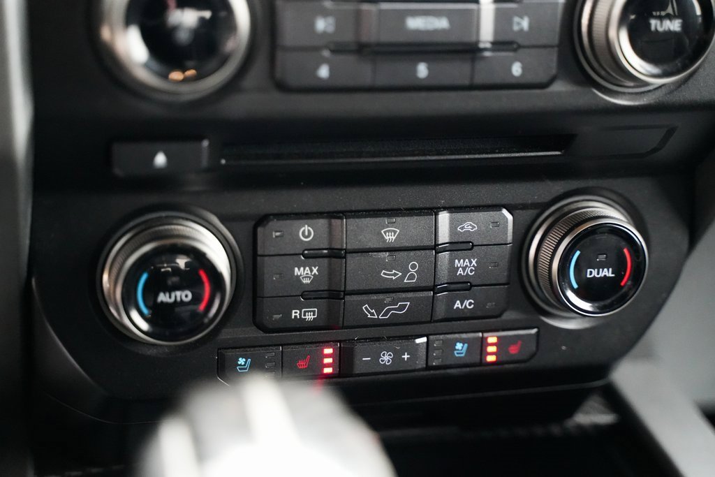 Used 2018 Ford F150 Raptor w/ Equipment Group 802A Luxury image 35