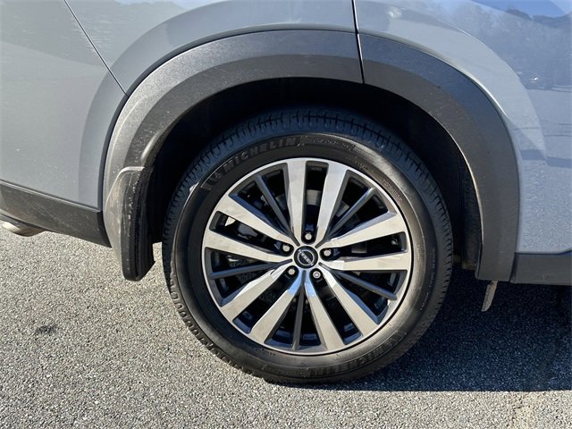 Used 2022 Nissan Pathfinder Platinum w/ Cargo Package image 18