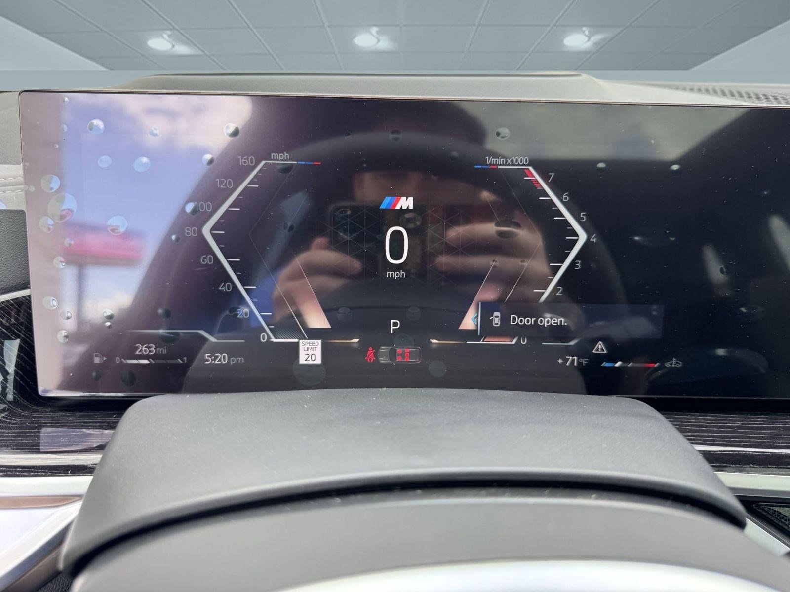 Used 2026 BMW X7 xDrive40i w/ Executive Package image 17