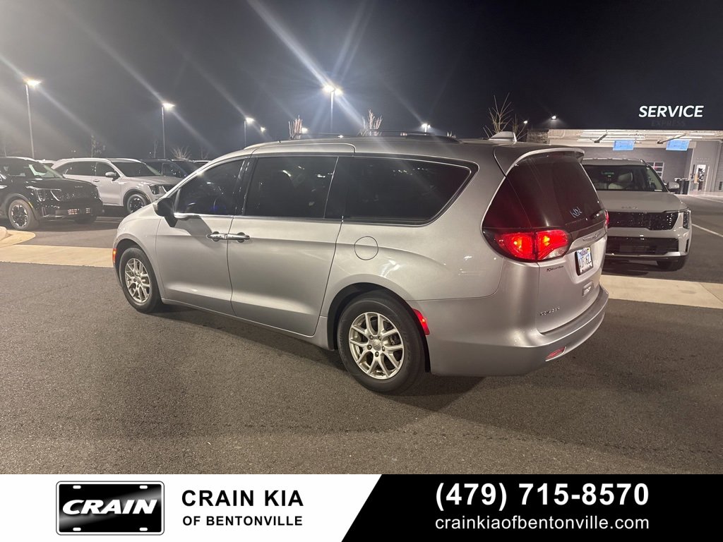 Used 2020 Chrysler Voyager Lxi image 3