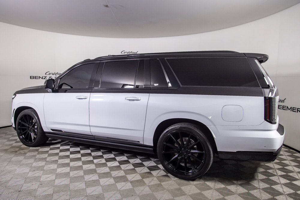 Used 2026 Cadillac Escalade ESV Sport w/ Touring Package AWD/4WD image 13