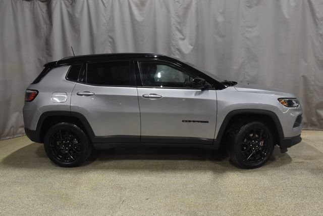 Certified 2022 Jeep Compass Altitude w/ Convenience Group image 3