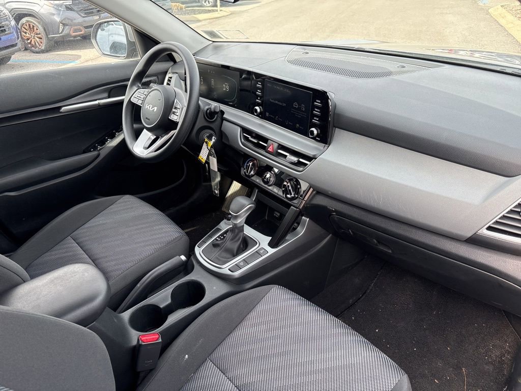 Certified 2025 Kia Seltos LX image 8