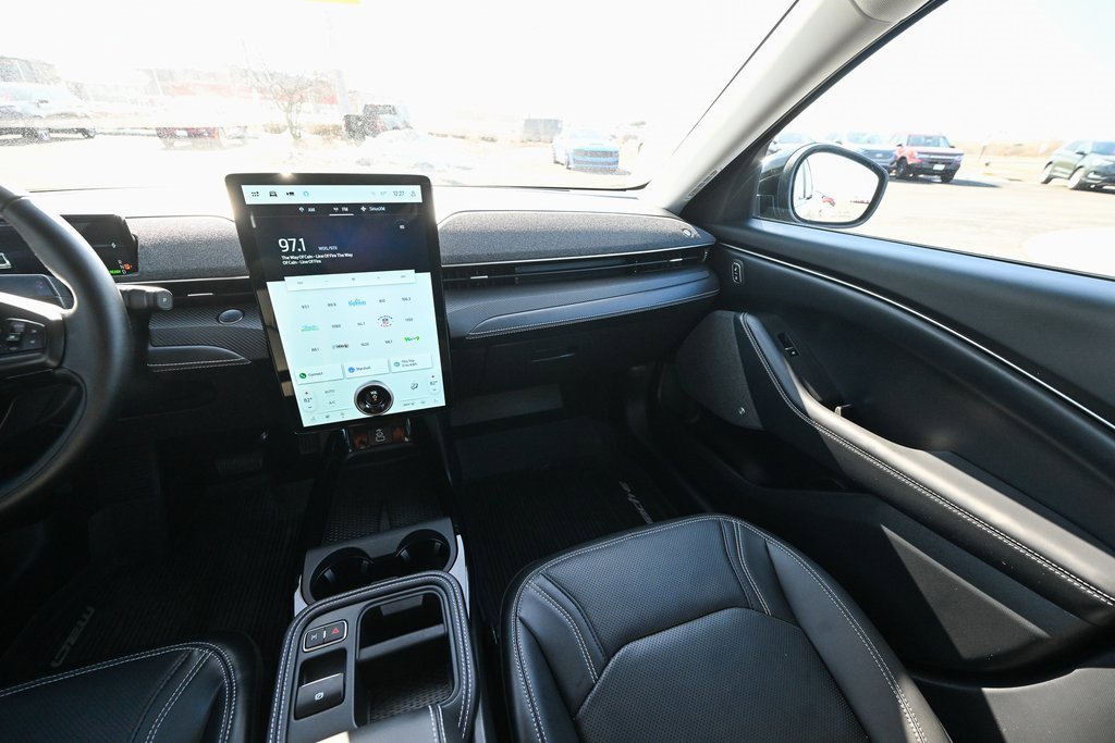 Used 2025 Ford Mustang Mach-E Premium image 33