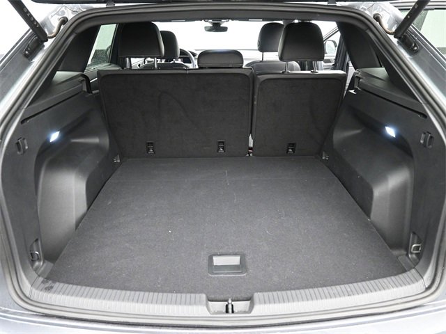 Used 2025 Volkswagen Atlas Cross Sport SE image 6