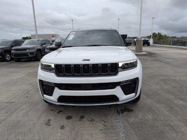 New 2027 Jeep Grand Cherokee Summit w/ Adv Protech Group IV AWD/4WD image 9