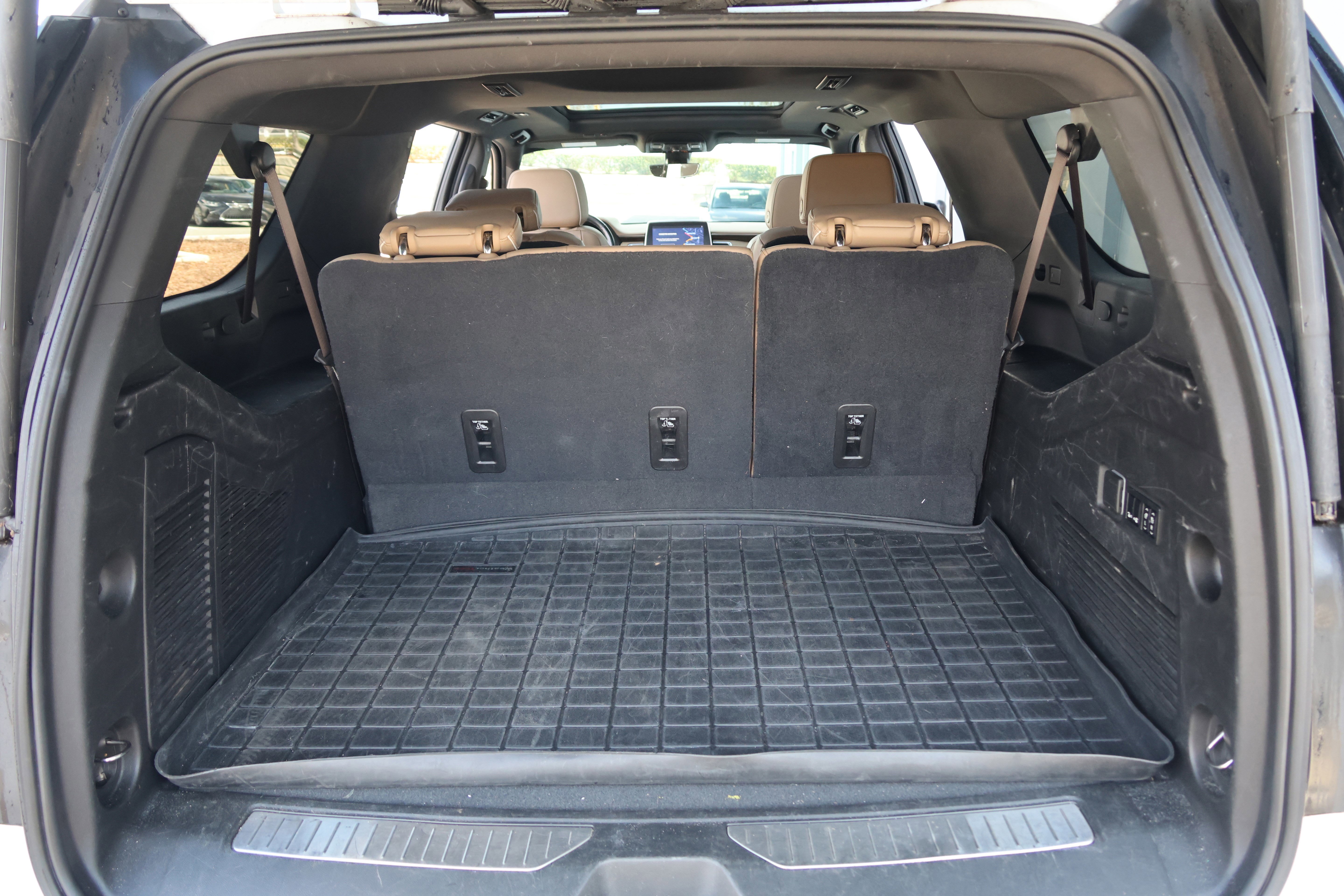 Used 2021 Chevrolet Suburban Premier w/ Premium Package image 38