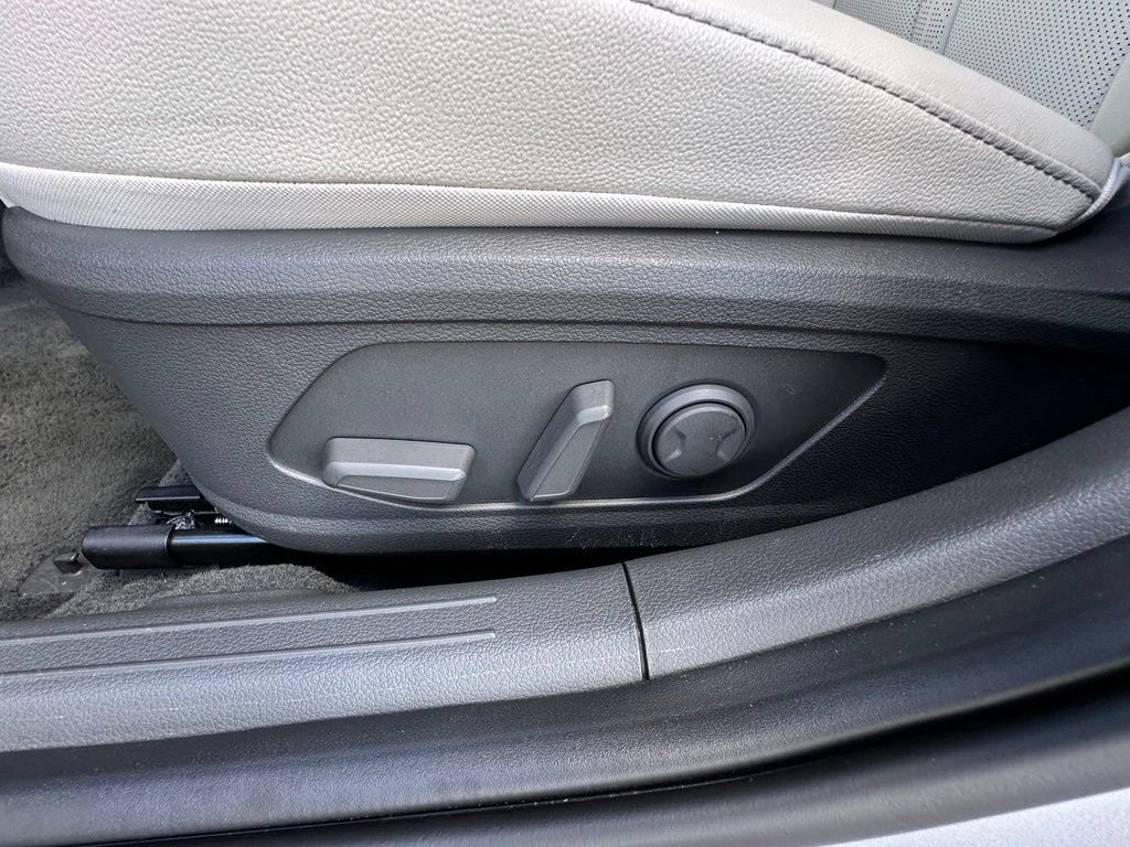 Used 2023 Hyundai Sonata Limited FWD image 20