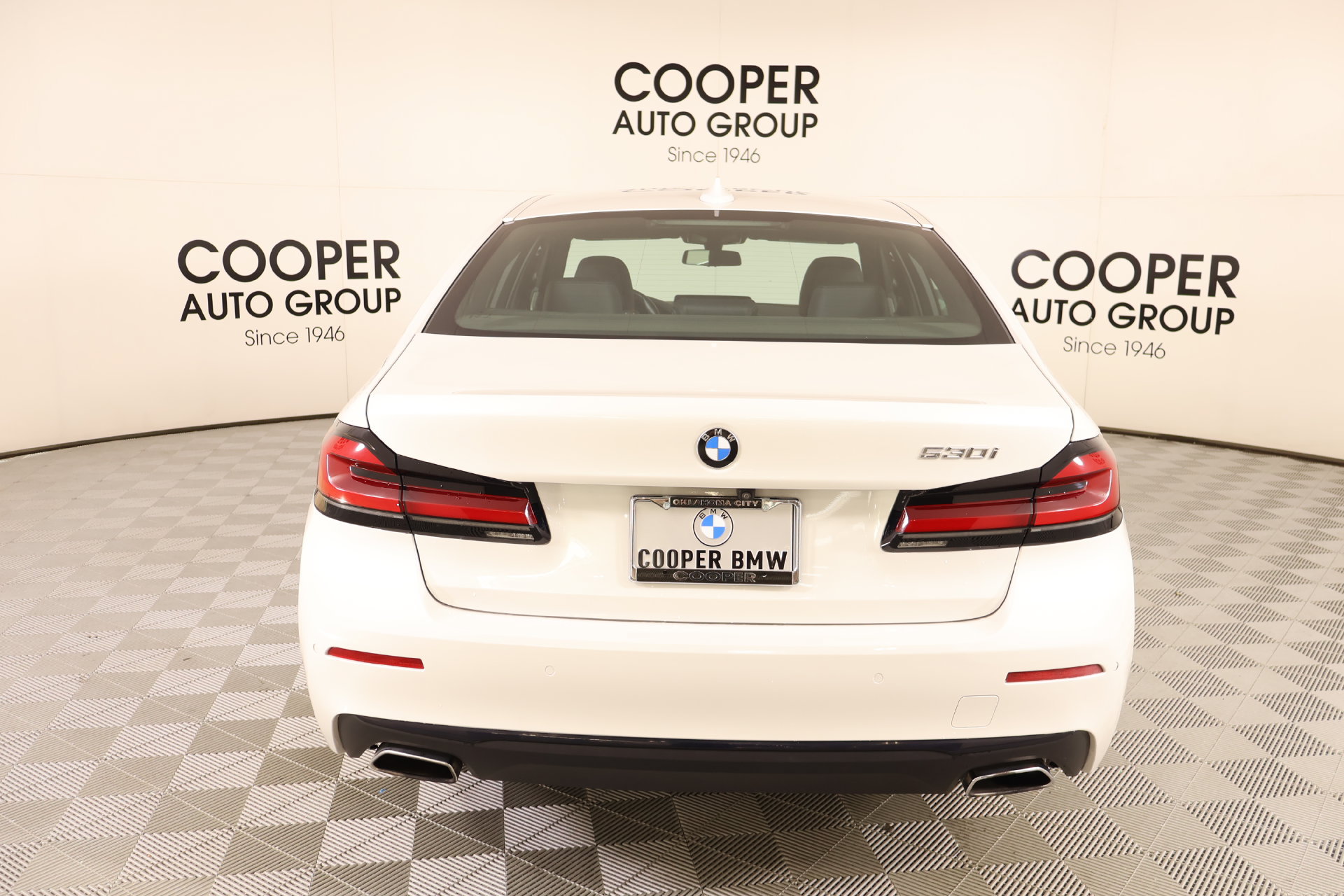 Used 2023 BMW 530i w/ Premium Package RWD image 23