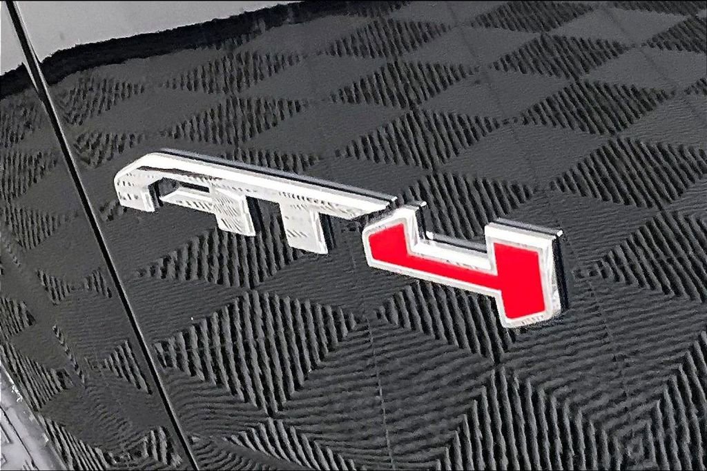 New 2026 GMC Yukon XL AT4 w/ AT4 Premium Plus Package image 10