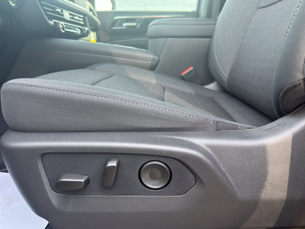 New 2026 Chevrolet Suburban LS image 12