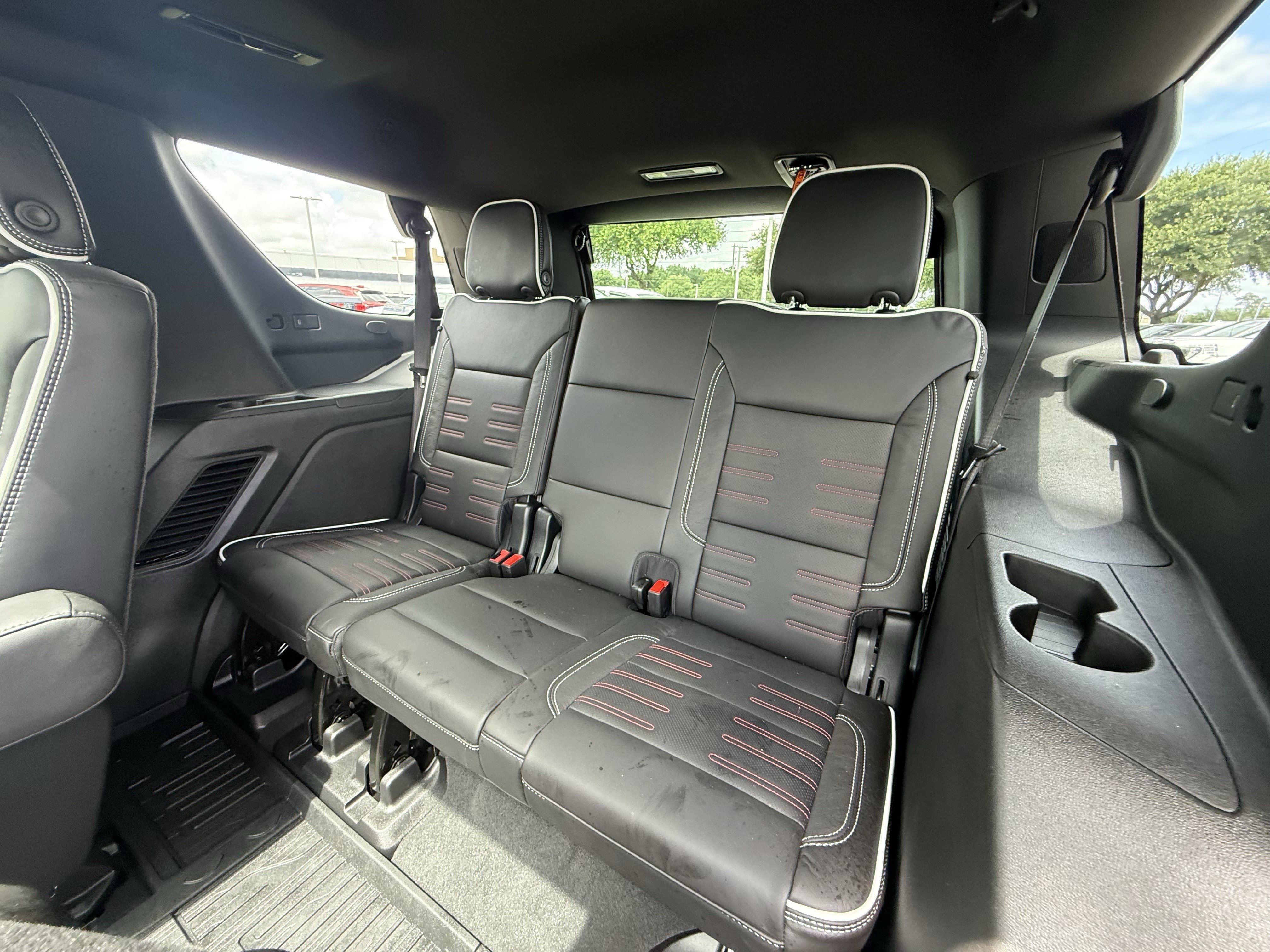 Used 2026 GMC Yukon AT4 Ultimate w/ LPO, Floor Liner Package AWD/4WD image 29