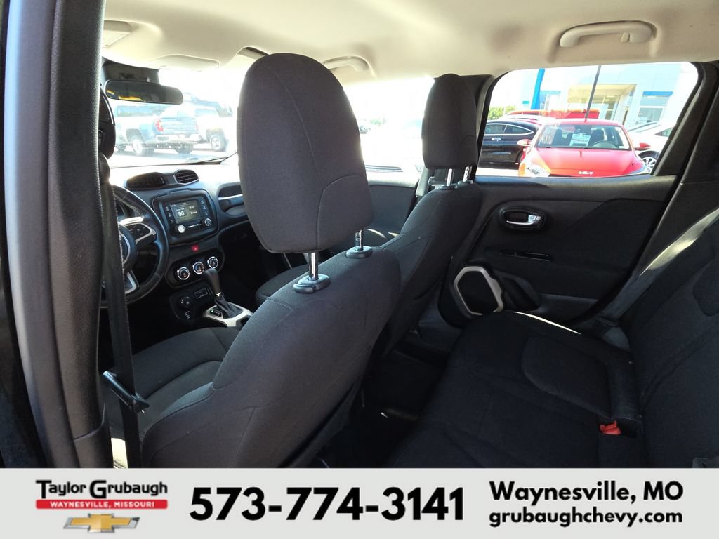 Used 2017 Jeep Renegade Latitude AWD/4WD image 27