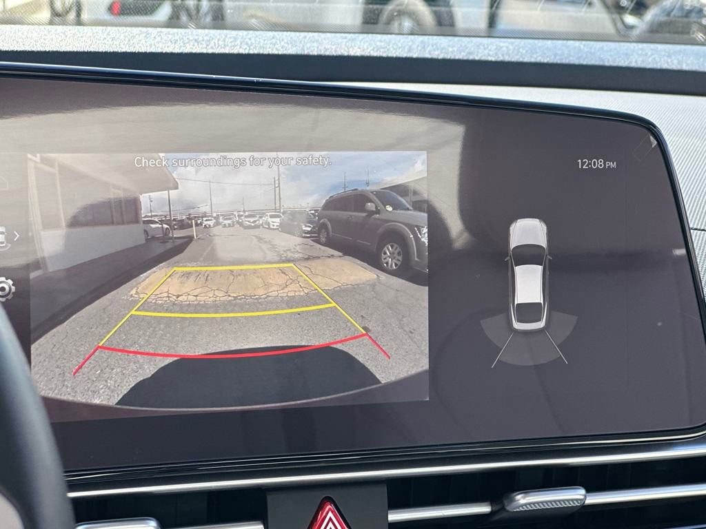 Used 2023 Hyundai Elantra Limited image 17