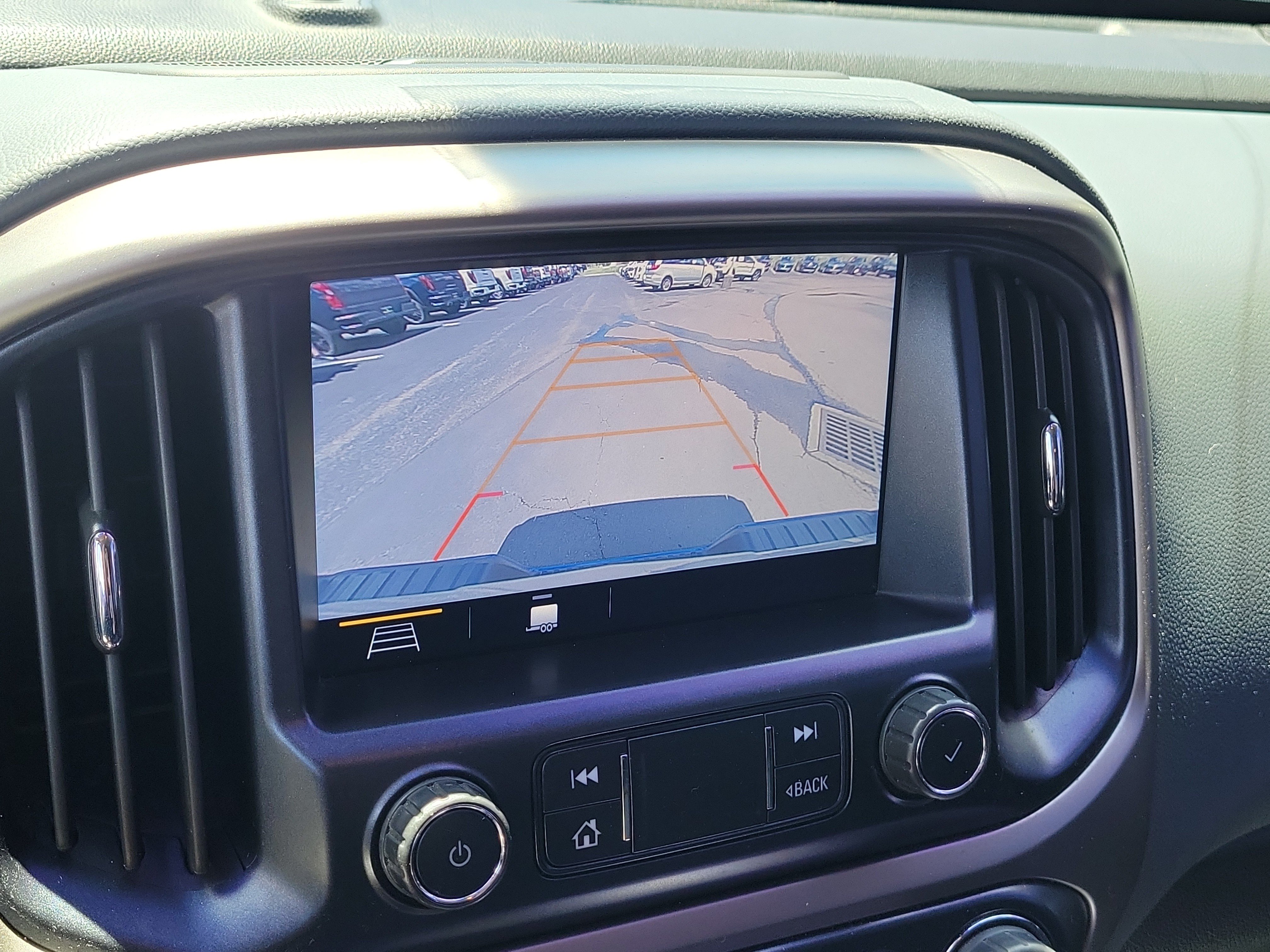 Used 2019 Chevrolet Colorado Z71 AWD/4WD image 26