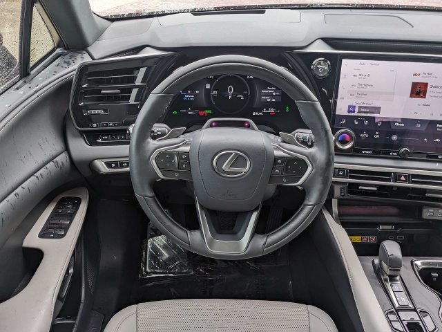 Used 2026 Lexus RX 350h w/ Convenience Package AWD/4WD image 17