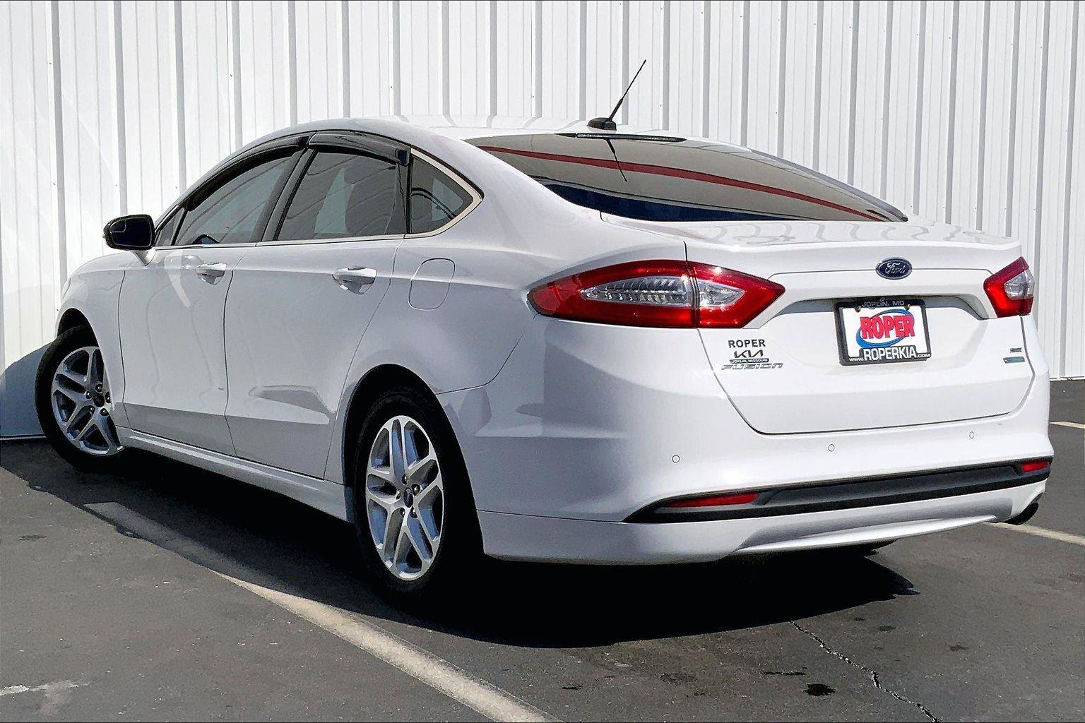 Used 2015 Ford Fusion SE w/ Equipment Group 202A image 10
