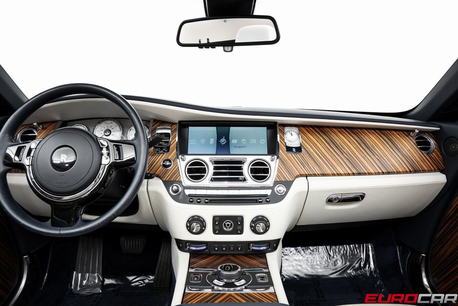 Used 2016 Rolls-Royce Dawn image 25