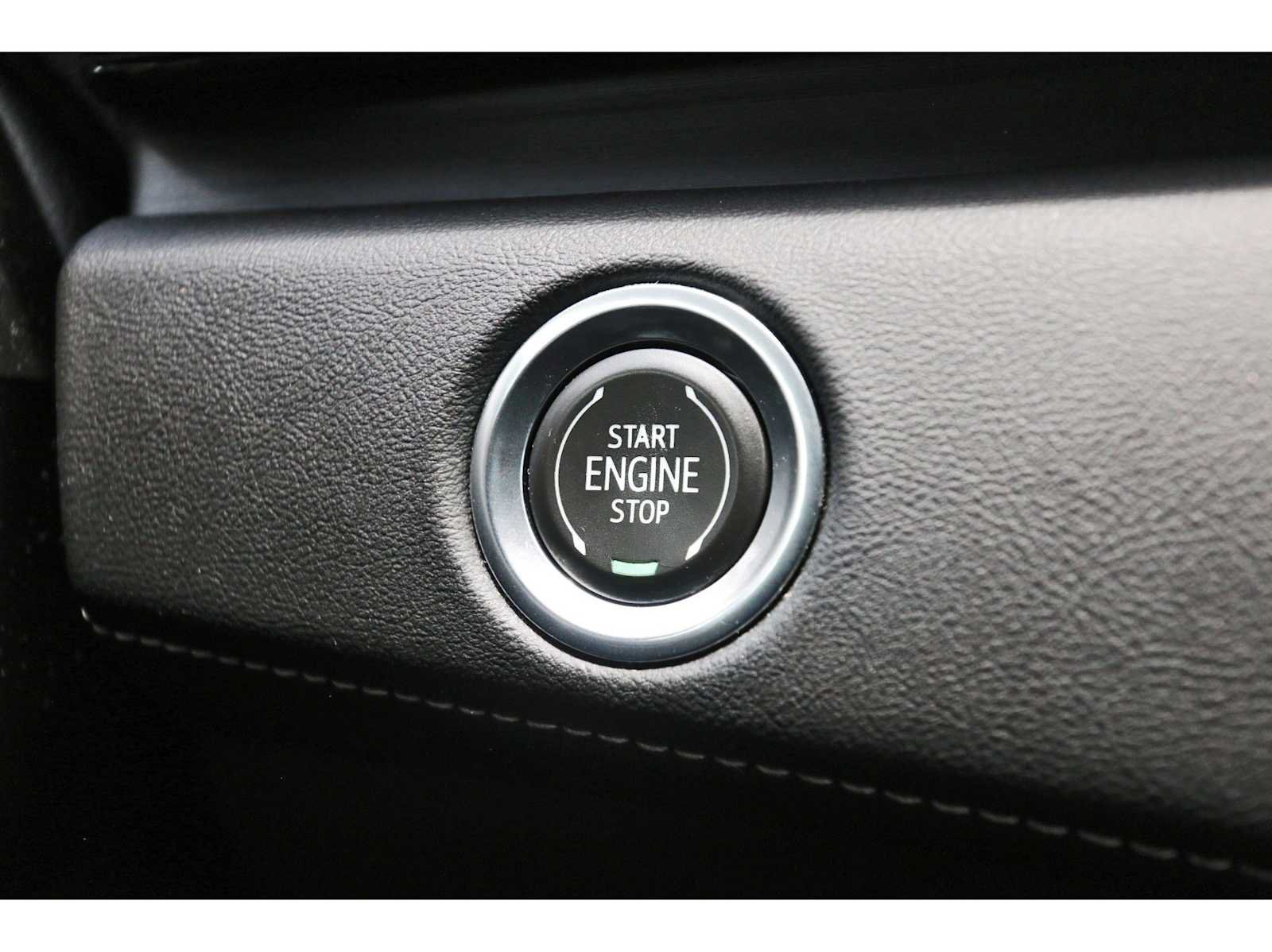 Used 2023 Cadillac Escalade ESV Premium Luxury AWD/4WD image 29