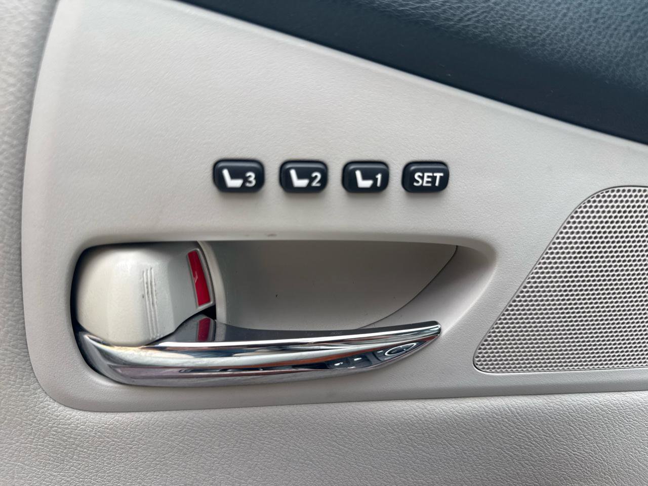 Used 2011 Lexus RX 350 2WD w/ Premium Pkg image 14