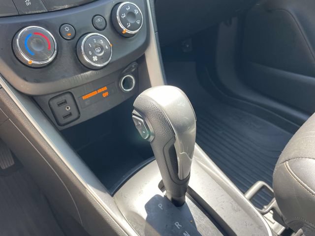 Used 2020 Chevrolet Trax LT w/ LT Convenience Package FWD image 31