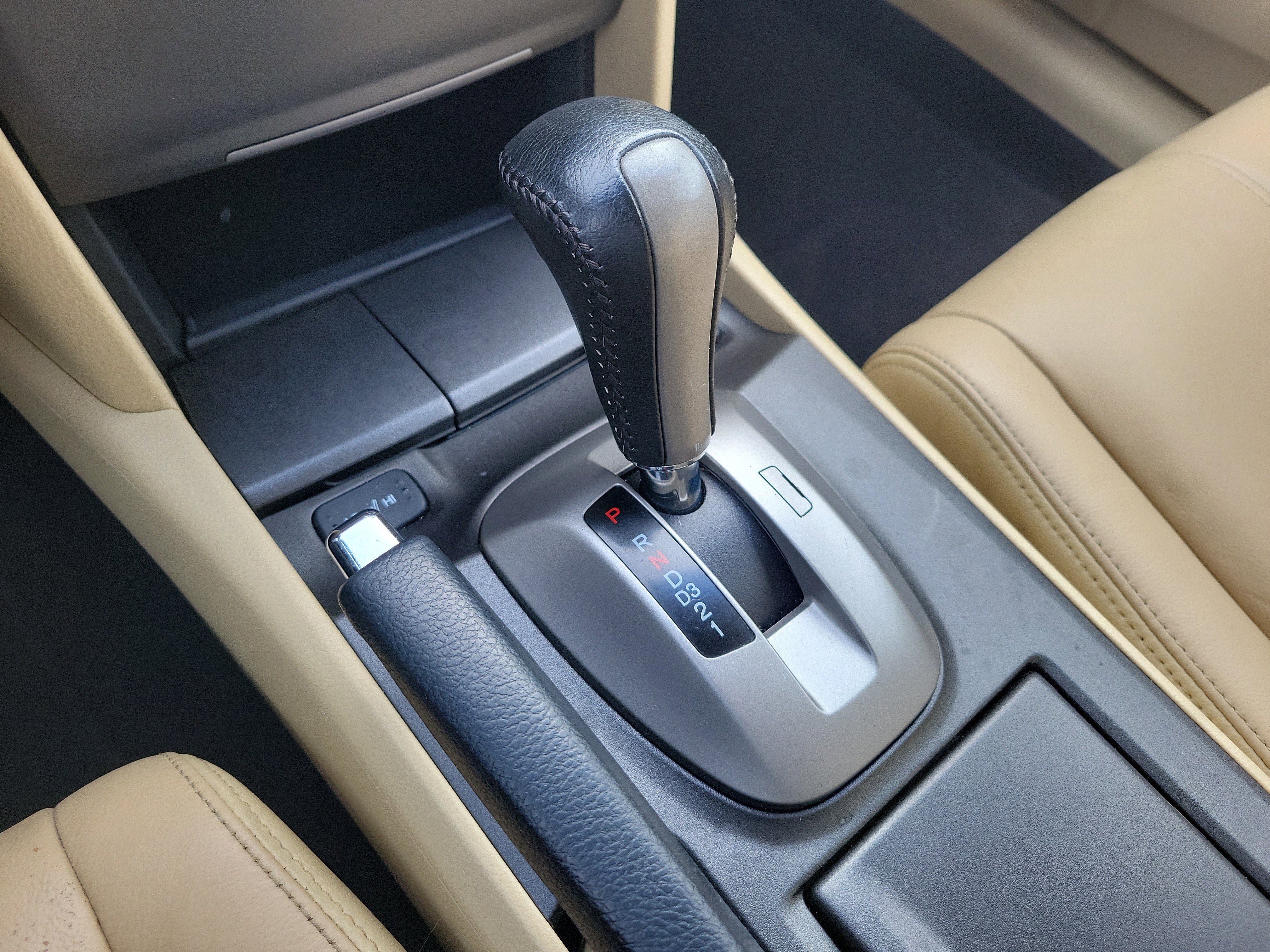 Used 2012 Honda Crosstour EX-L image 34