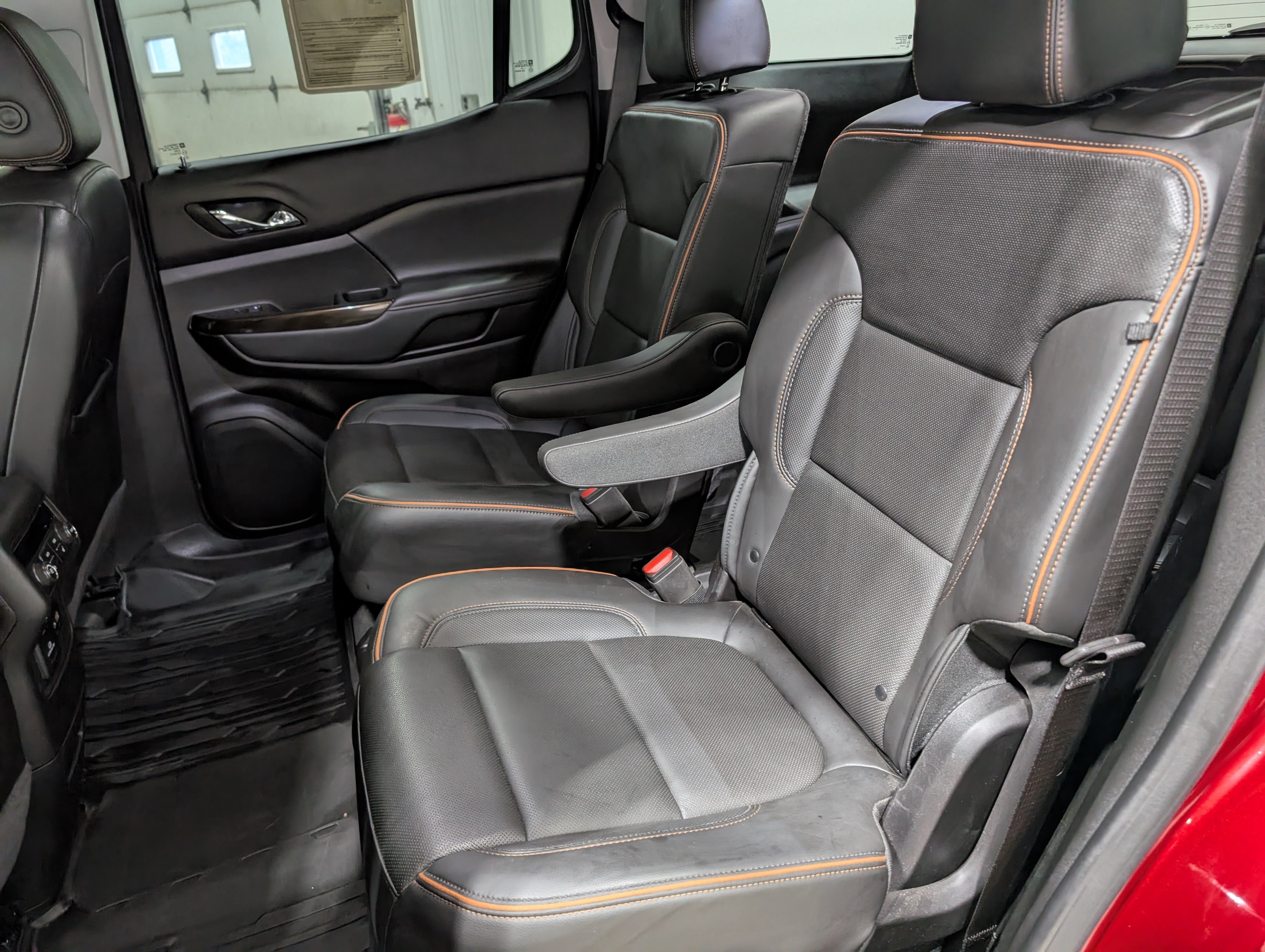 Used 2023 GMC Acadia AT4 w/ Technology Package AWD/4WD image 15