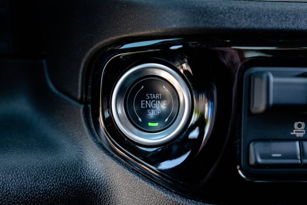 Certified 2025 Chevrolet Silverado 1500 LT AWD/4WD image 27