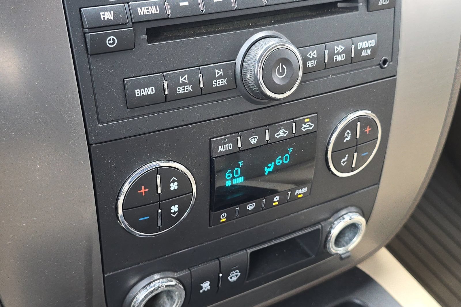 Used 2007 GMC Sierra 1500 SLT w/ Entertainment Package AWD/4WD image 19