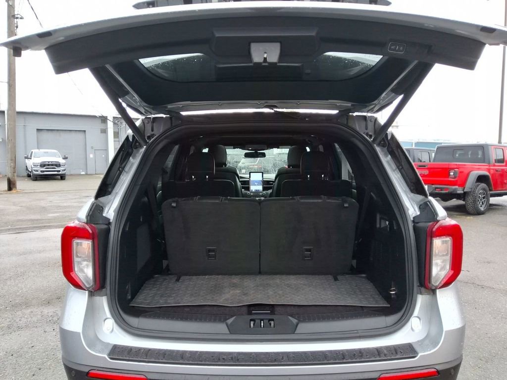 Used 2020 Ford Explorer ST w/ ST Street Pack AWD/4WD image 11