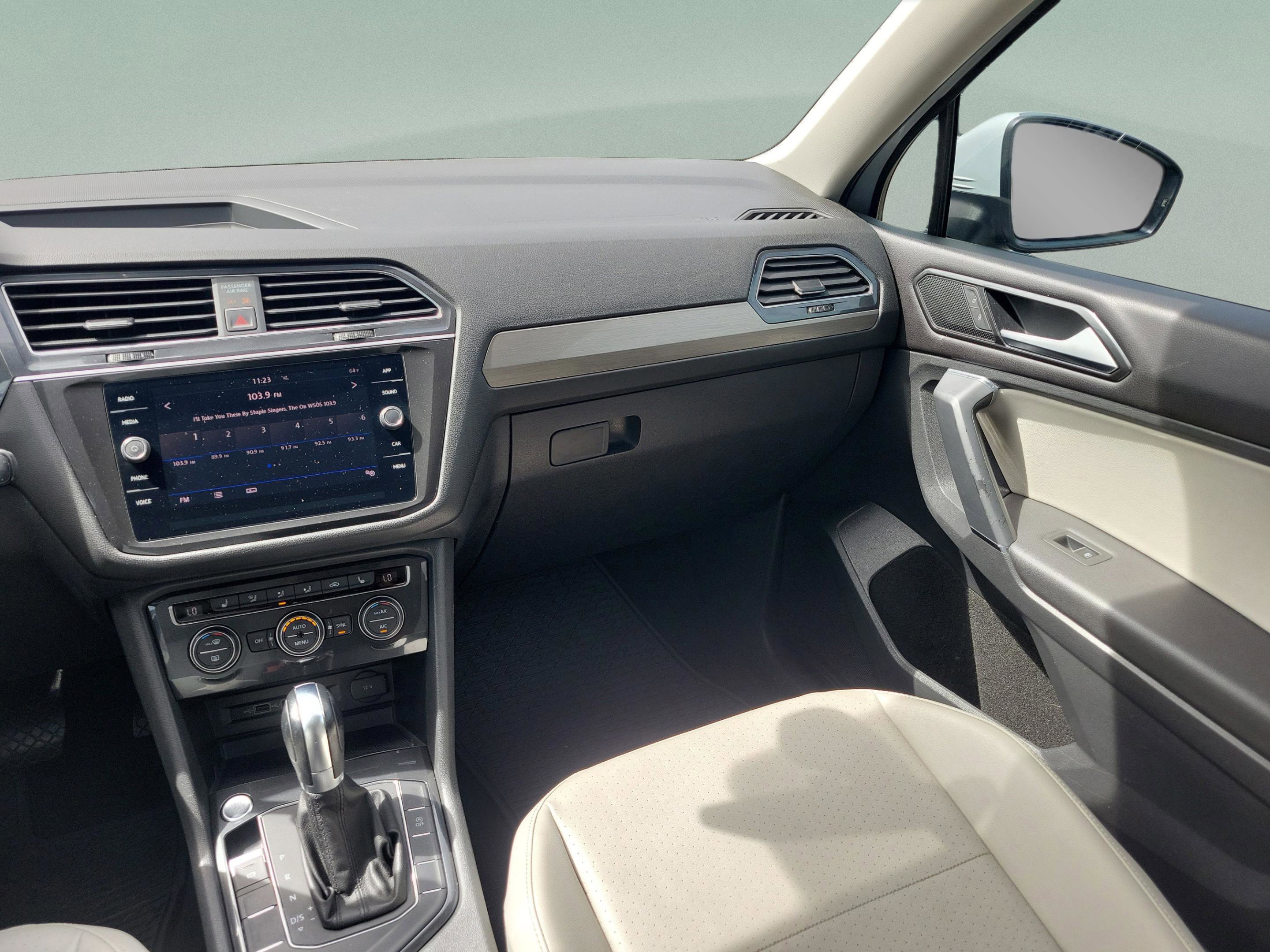 Used 2018 Volkswagen Tiguan SEL image 17